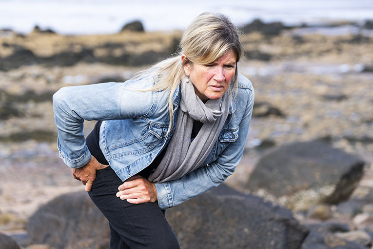 orthopaedics hip surgeries burstitis woman with pain